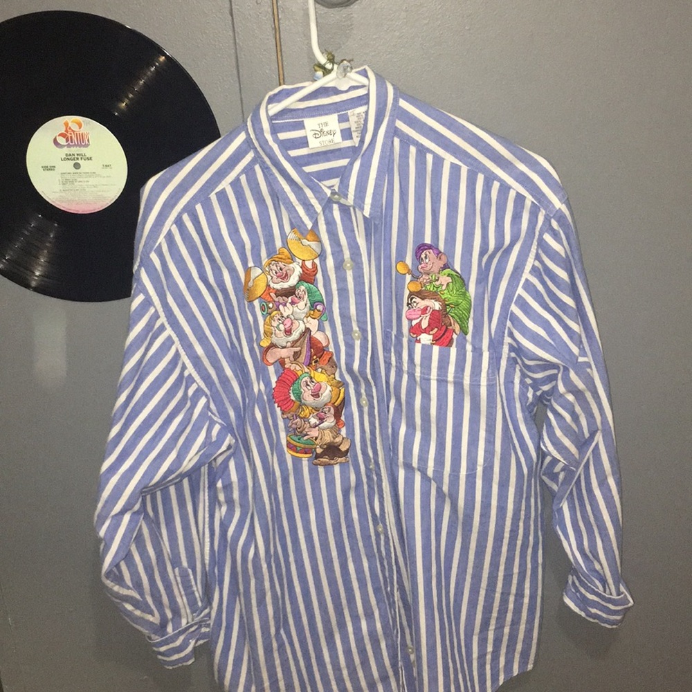 •the 7 dwarfs Disney striped shirt•